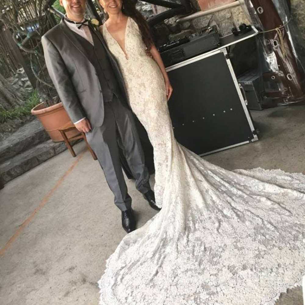 Pronovias Estela Wedding Dress with garment bag - Picture 3 of 8